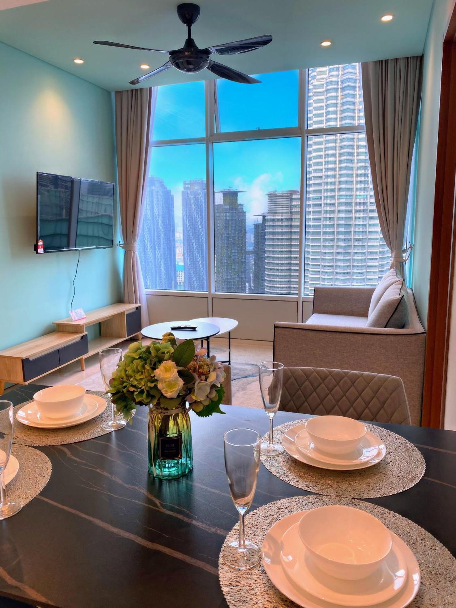 Sky Suites Klcc By Home Stay Kuala Lumpur Exterior foto